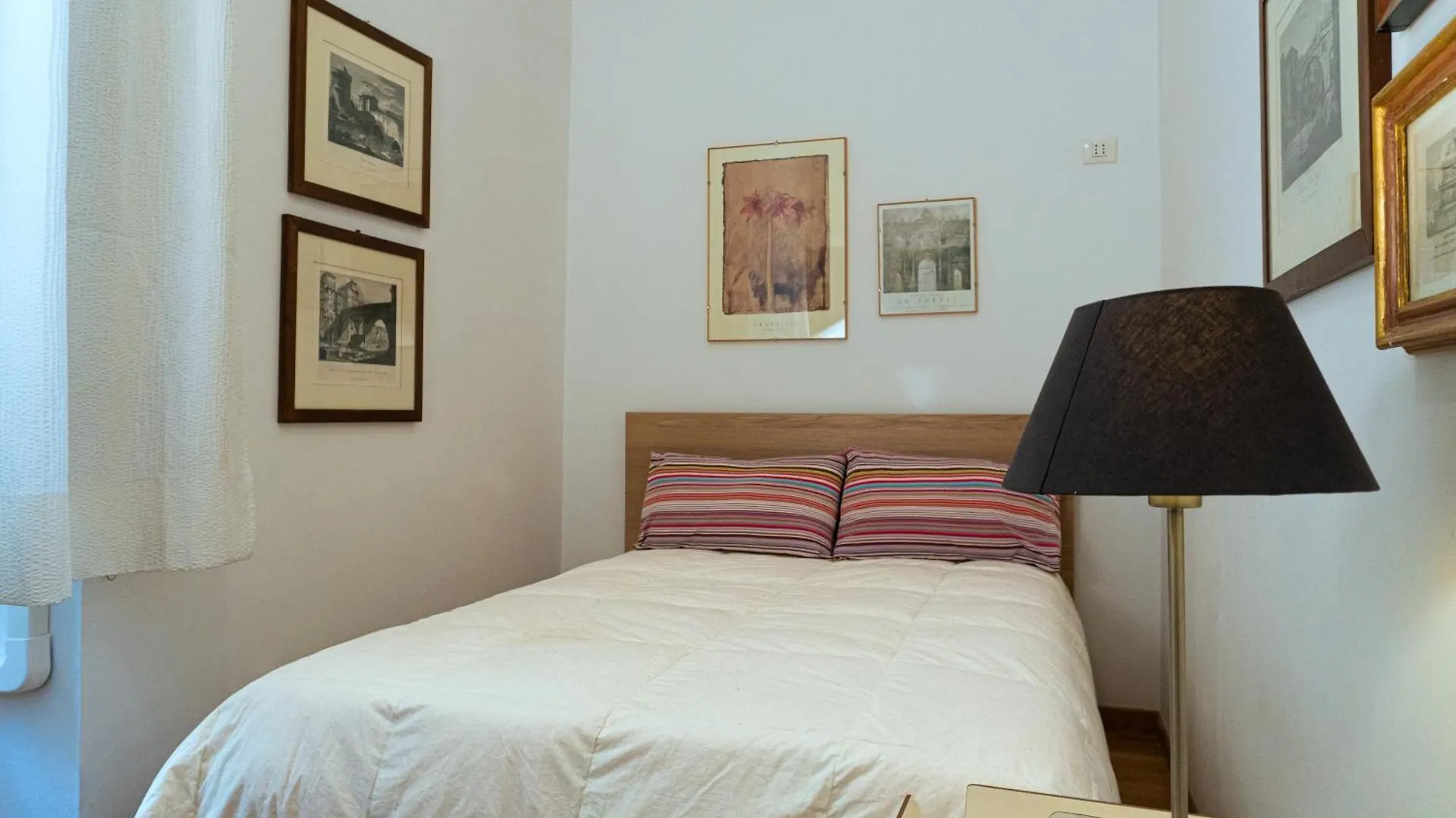 Gallery Apartment, Near The Vatican Rome Apartment